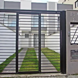  Casa de Férias Sobrado Carpe Diem Palmeiras, 450 M Da Praia, 2 Com Ar, 2 Vagas, Check-in 24h, Churrasqueira, 20 Min Do Beto Carrero